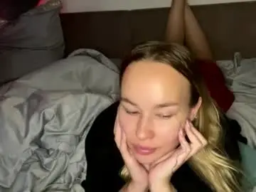 Sariomer  live sex cam