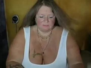 Vampwoman  live sex cam