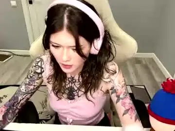Crystaleve2  live sex cam
