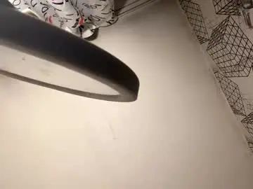 Diamondtraverse  live sex cam