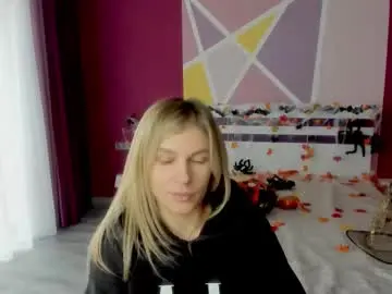 Merrycristi  live sex cam