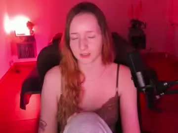 Oddlyfamiliar  live sex cam