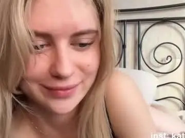 Skyeveil  live sex cam