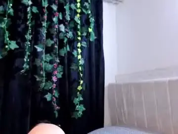 Brianna_smoke  live sex cam