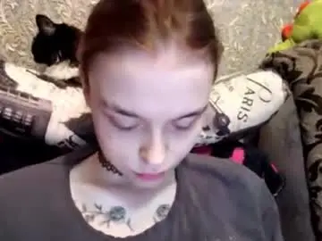 Caradelevingnee  live sex cam