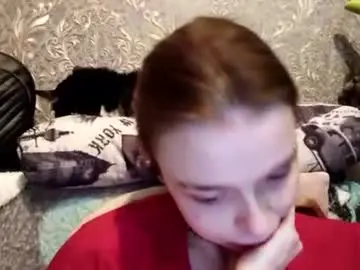 Caradelevingnee  live sex cam