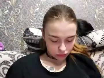 Caradelevingnee  live sex cam