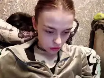 Caradelevingnee  live sex cam