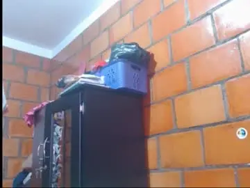 Dakotaholand  live sex cam