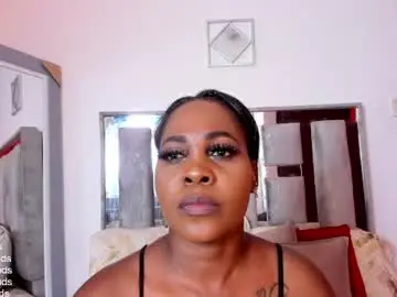 Emillyroaa  live sex cam