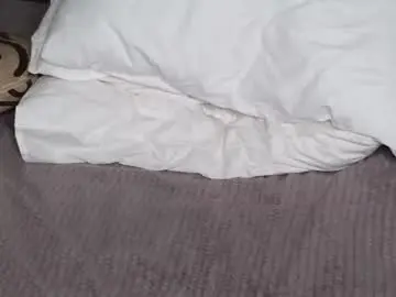 Emily___langg  live sex cam