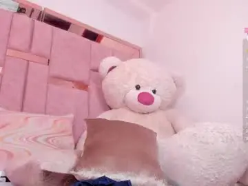 Emily_daarell  live sex cam
