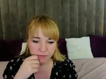 Kirra_salute  live sex cam