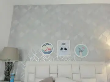 Kitty_iris_  live sex cam