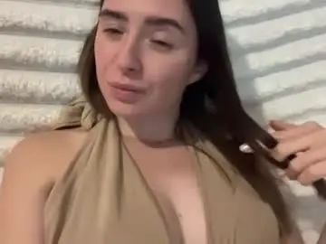 Madeleinenewnam  live sex cam