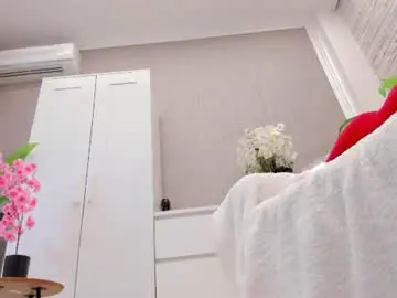 Yssaacher  live sex cam