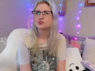 Kunzitegoddess  live sex cam