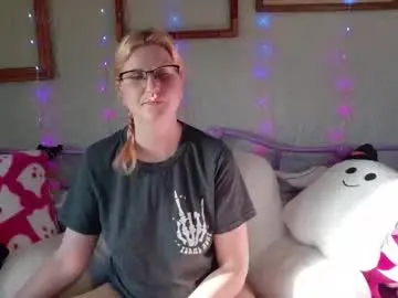 Kunzitegoddess  live sex cam