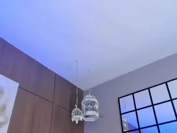 Saraycollins  live sex cam