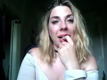 Sweetypows1  live sex cam