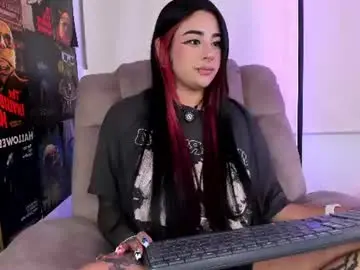 Uveuvedee  live sex cam