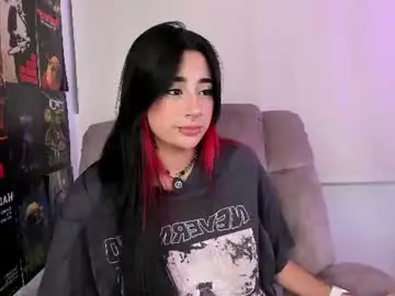 Uveuvedee  live sex cam