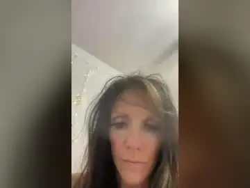 Baddiebaby100  live sex cam