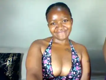 Cuvy_babe  live sex cam