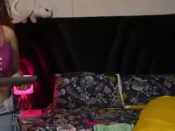 Honeytitss018  live sex cam