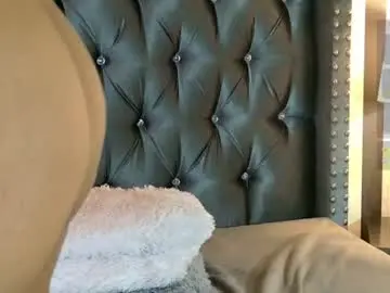 Kinsleybrown  live sex cam