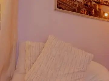 Mia_white11  live sex cam