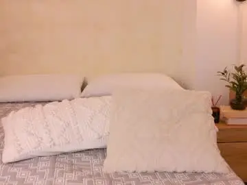 Mia_white11  live sex cam