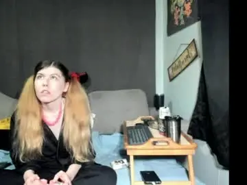 Roxihazeleyes  live sex cam