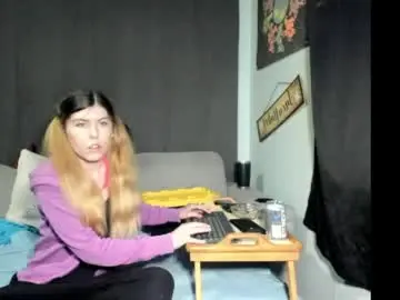 Roxihazeleyes  live sex cam