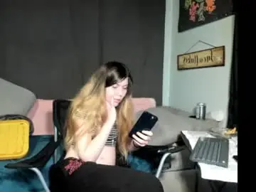 Roxihazeleyes  live sex cam