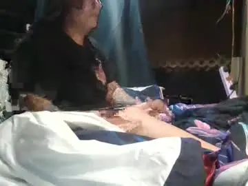 Breezy0125  live sex cam