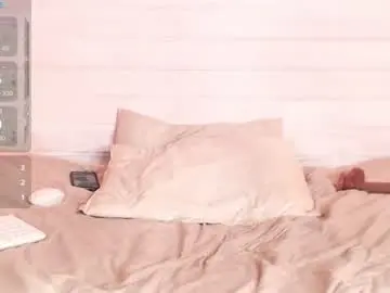 Casiehills  live sex cam
