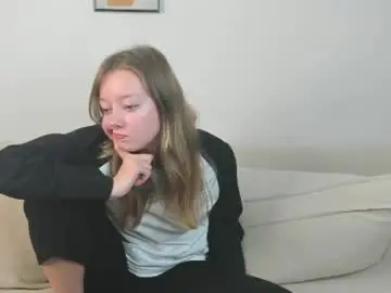 Claribelgetsinger  live sex cam