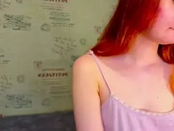 Emi_less  live sex cam