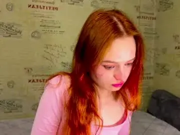 Emi_less  live sex cam
