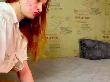 Emi_less  live sex cam