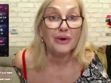 Ilariacetoi  live sex cam