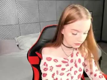 Kellymeoww  live sex cam