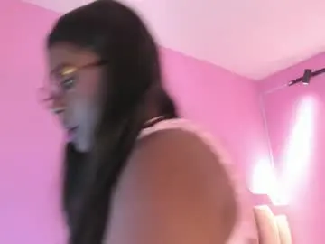 Lovequeen02  live sex cam