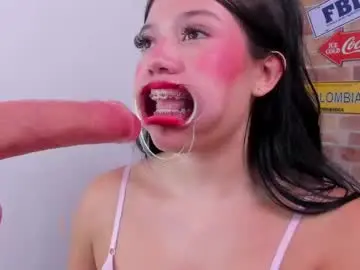 Foxy_loren  live sex cam