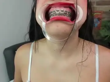 Foxy_loren  live sex cam