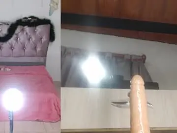 Maia_funny  live sex cam