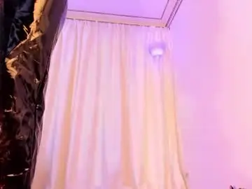 Sali_g  live sex cam