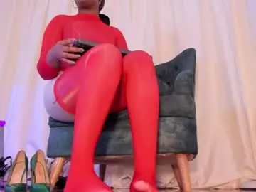 Sali_g  live sex cam