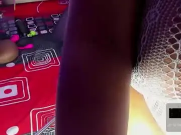 Trieximars  live sex cam